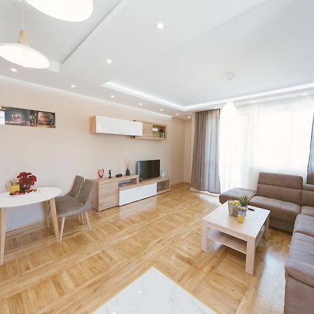 פודגוריצה Apartment Luxury Explorer מראה חיצוני תמונה