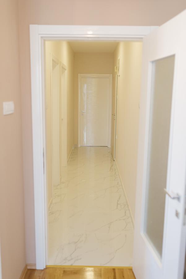פודגוריצה Apartment Luxury Explorer מראה חיצוני תמונה
